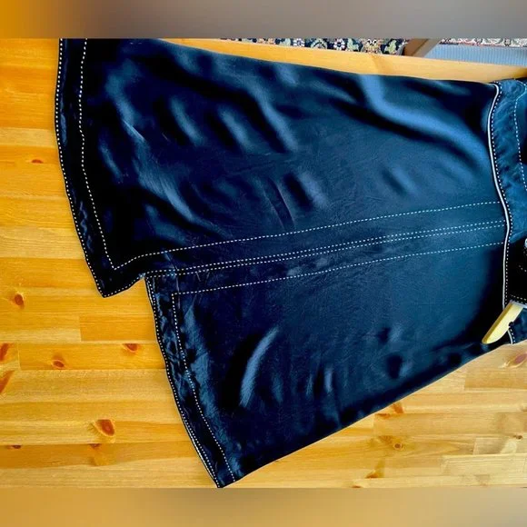 ⭐️Host Pick⭐️ BANANA REPUBLIC little black dress. Asymmetric front hem. - Picture 7 of 8